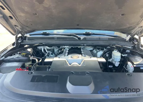 2016 Cadillac Escalade Premium Collection z USA, uszkodzony, nr VIN 1GYS4CKJ5GR321973